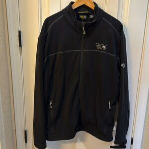 Men’s Mountain Hardware Fleece Jacket. Black Size XL